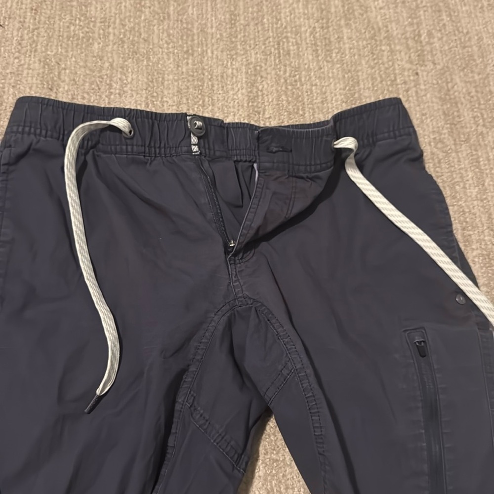 Vuori Men Size M Charcoal Grey Ripstop Slim Fit Stretch Performance Pants - Picture 9 of 11